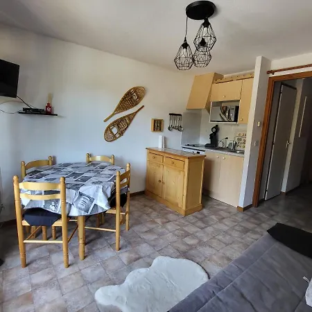 Studio Au Calme Entre Lacs Et Montagnes דירה Le Biot